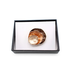 Magneet broche nr 212  fantasy goudkleurig