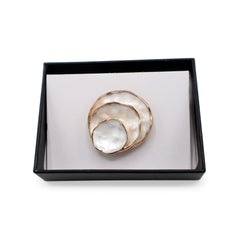 Magneet broche nr 214  fantasy goudkleurig
